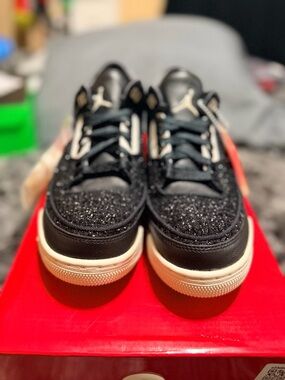 Jordan 3 Retro
AWOK Vogue Black (Women's)